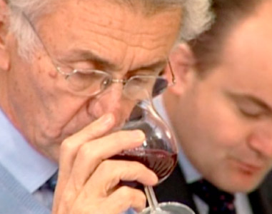 死因は脳出血:ジョルジュデュブッフが死去 wiki人物とワイングラス